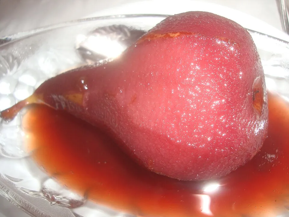 Peras al vino tinto