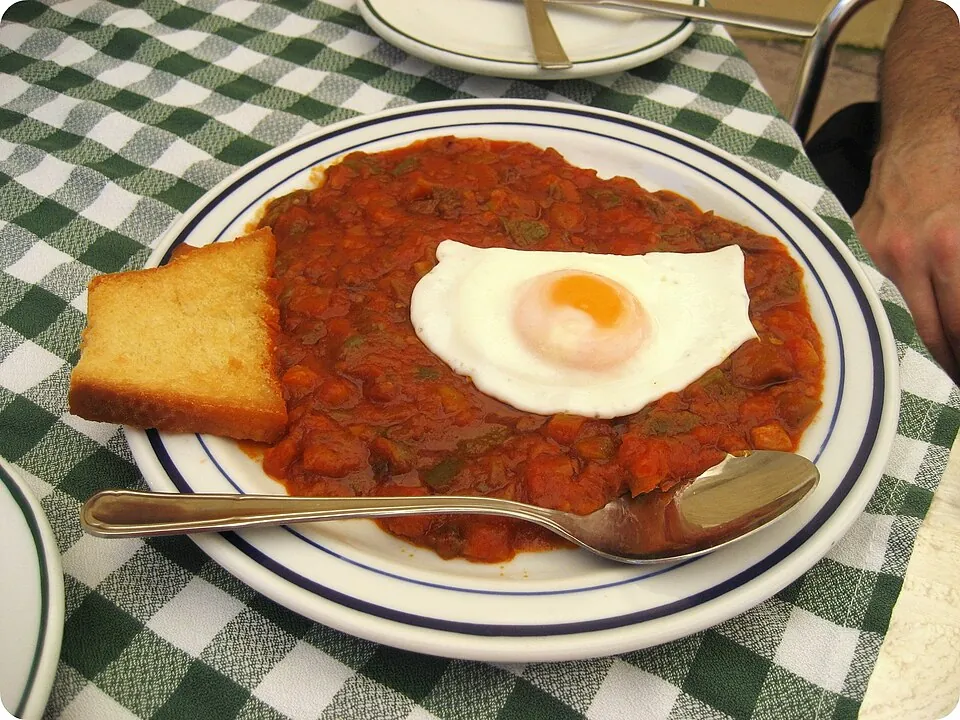 Pisto con huevo